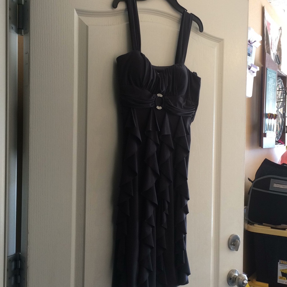 Never worn Betsy and Adam size 6 formal dress